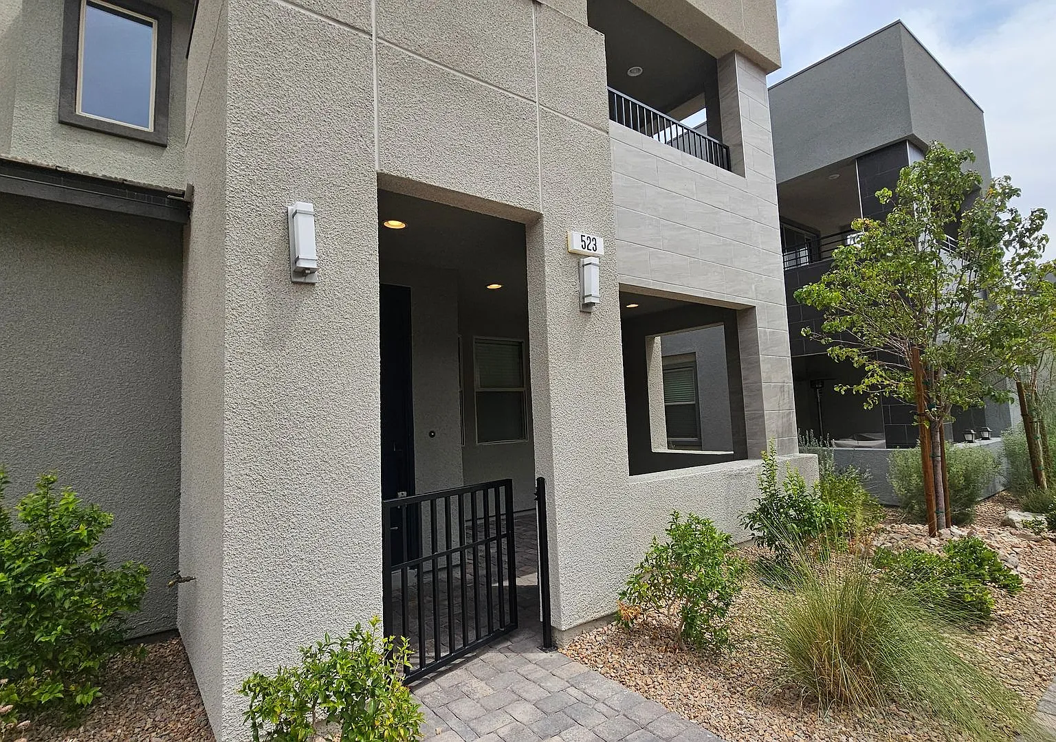 Gorgeous Summerlin Townhome — Photo 2