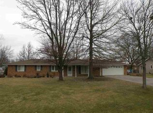 414 W Maplewood Dr, Ossian, IN 46777