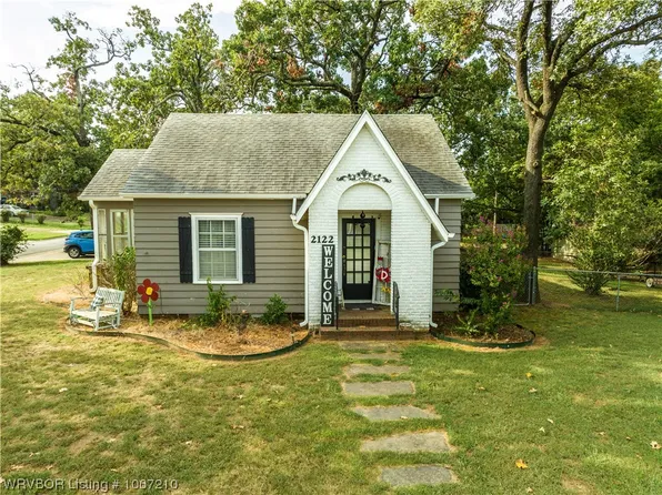 2122 S South St, Fort Smith, AR 72901