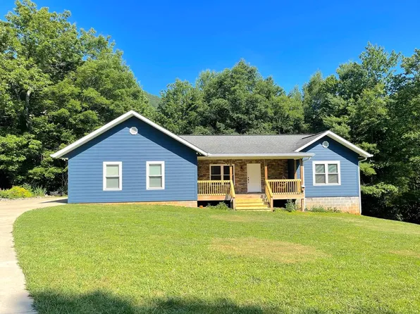 843 Puett Cove Cir, Marble, NC 28905