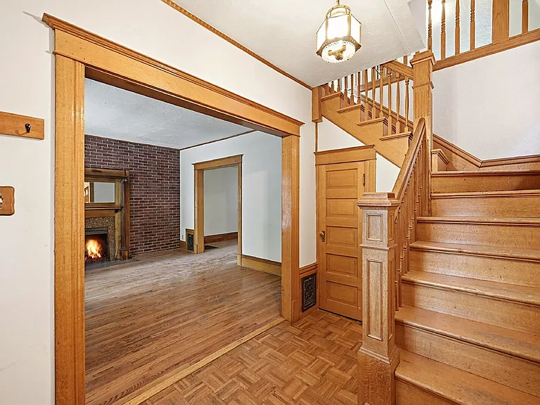 1233 Elizabeth St — Photo 5