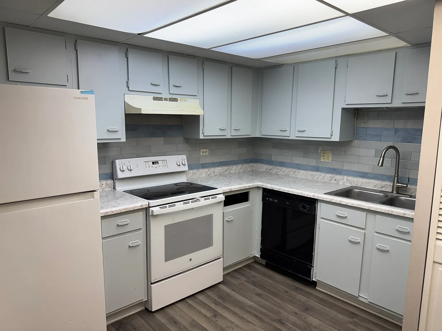 2 bed, 1.5 bath, 845 sqft, $1,850 — Photo 3