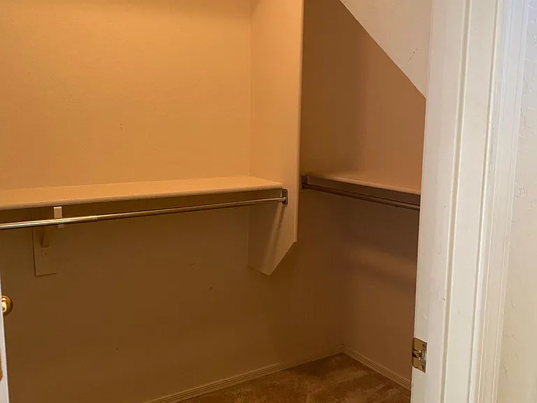 13382 W Watson Ln — Photo 11