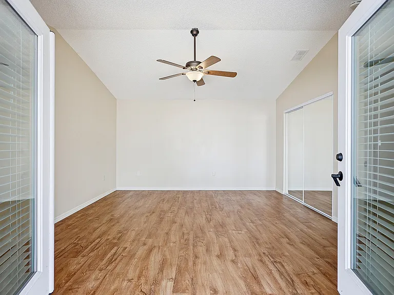 11206 Longwood Ct — Photo 31