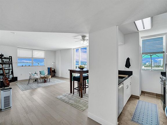 4th image of 1625 Kennedy Cswy APT 1106G