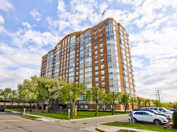 250 E Harbortown Dr APT 902, Detroit, MI 48207