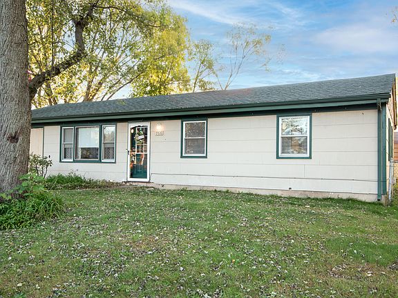 2nd image of 766 Devonshire Rd