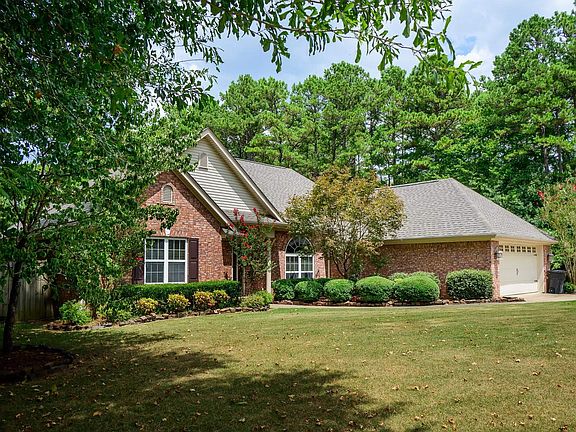3rd image of 1003 Hope Cir