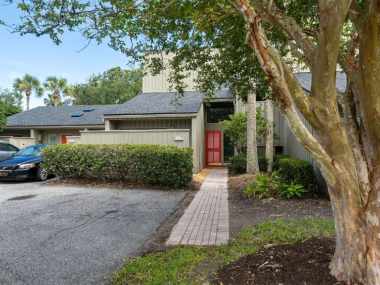 9787 Sawgrass Dr E — Photo 15