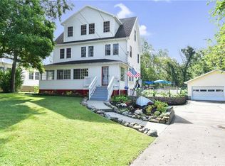 4308 Lake Rd, Sheffield Lake, OH 44054