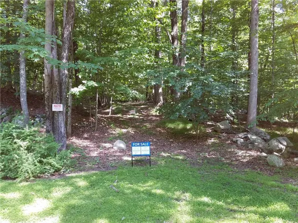 Lake Shore Rd, Putnam Valley, NY 10579