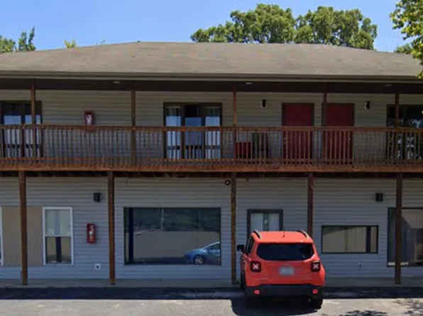 4 Fisher Creek Dr APT 2, Kimberling City, MO 65686