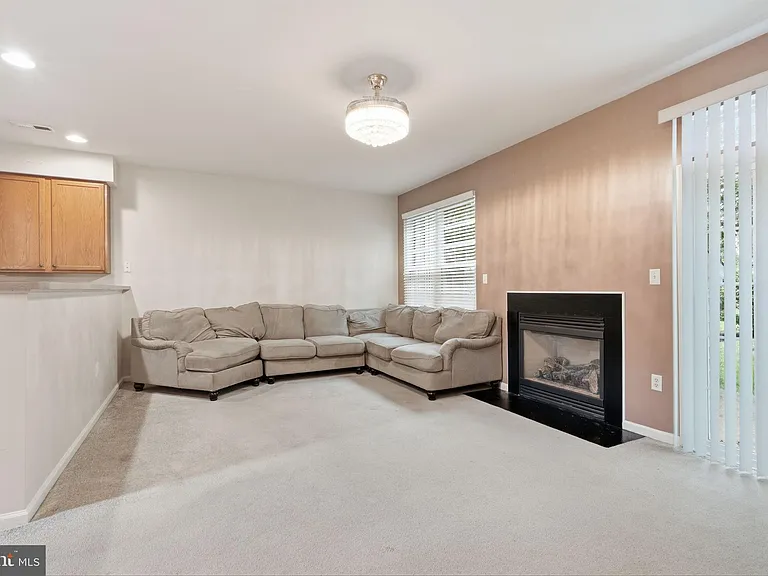 1606 Nathan Dr — Photo 4