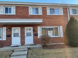 1138 N Boxwood Dr UNIT A, Mount Prospect, IL