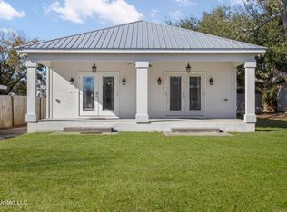 143 Pine Grove Ave, Biloxi, MS 39531