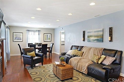 4th image of 2060 1/2 S Olive St