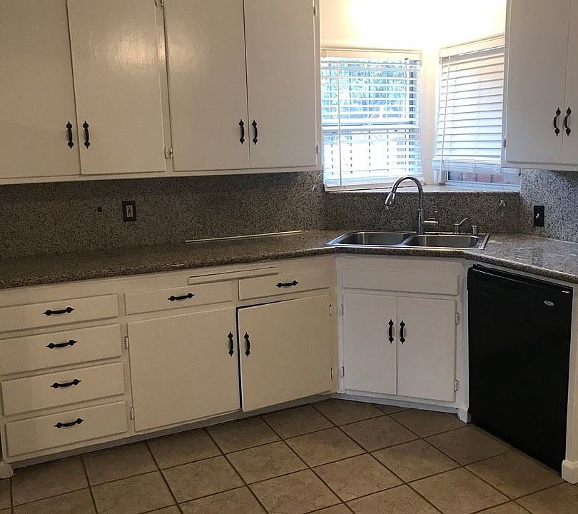 2nd image of 8326 Golf Links Rd