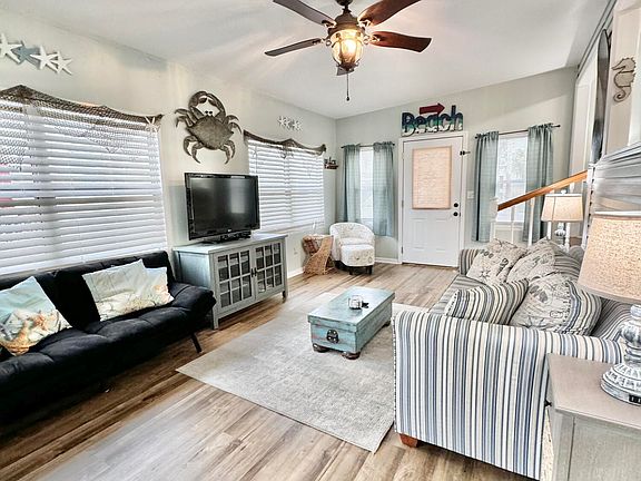 5th image of 1219 Thomas Dr #82
