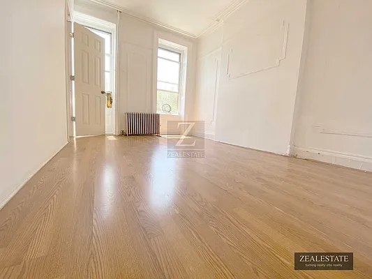 Rented by ZealEstate Group Inc | media 39