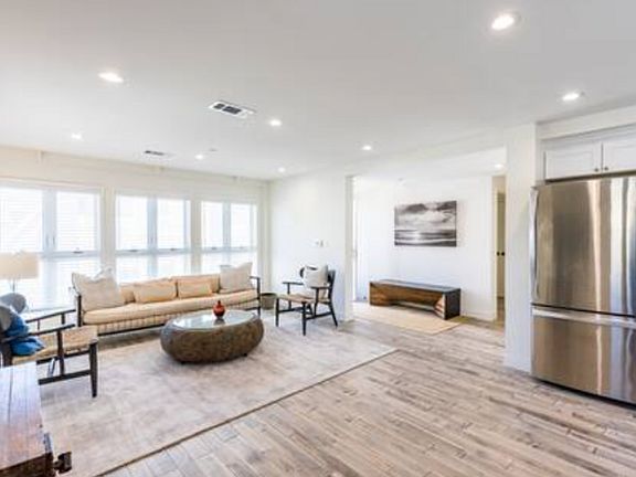 3rd image of 16 Park Ave #B