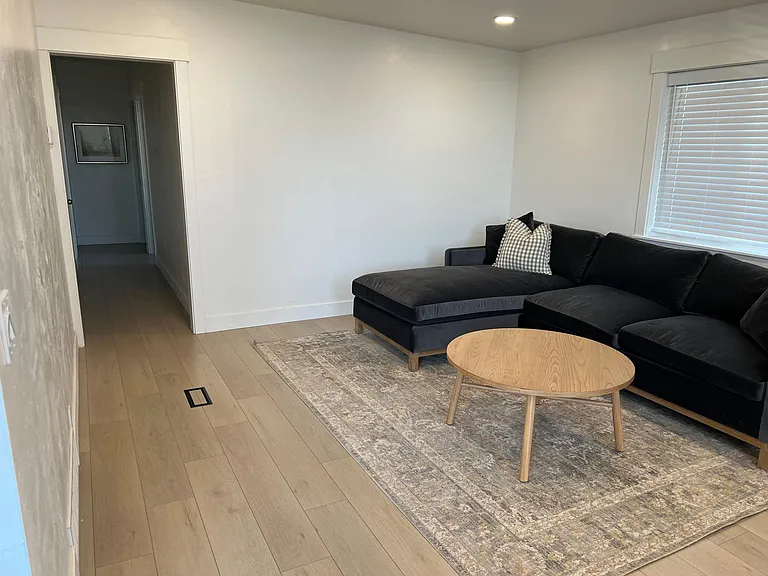1451 Lynnwood Ave — Photo 4