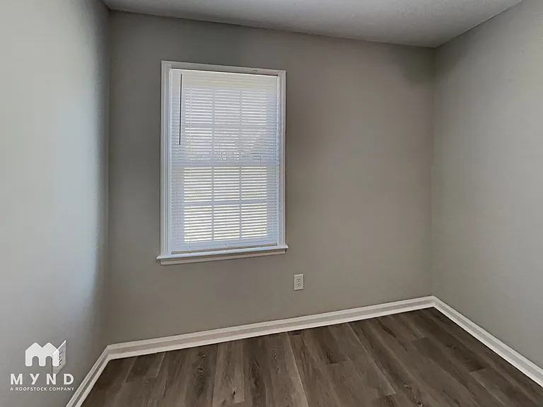 906 Edgehill Dr — Photo 13