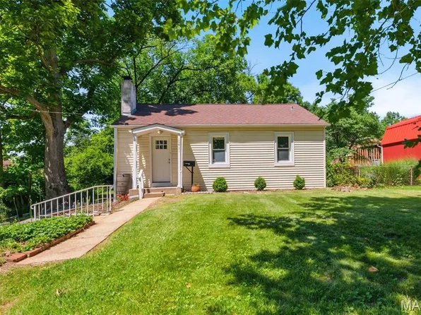 10411 Maddox Pl, Saint Louis, MO 63114