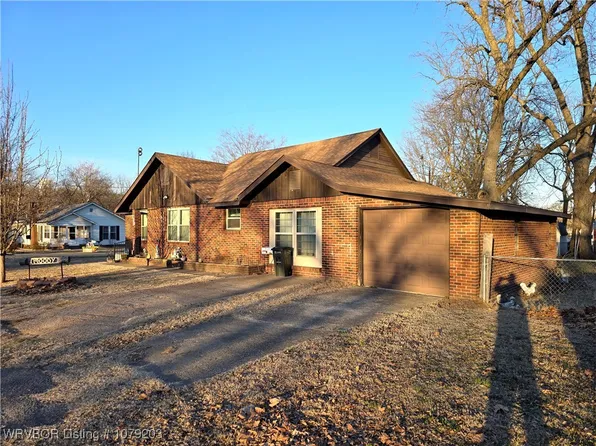 320 N Alaska St, Spiro, OK 74959