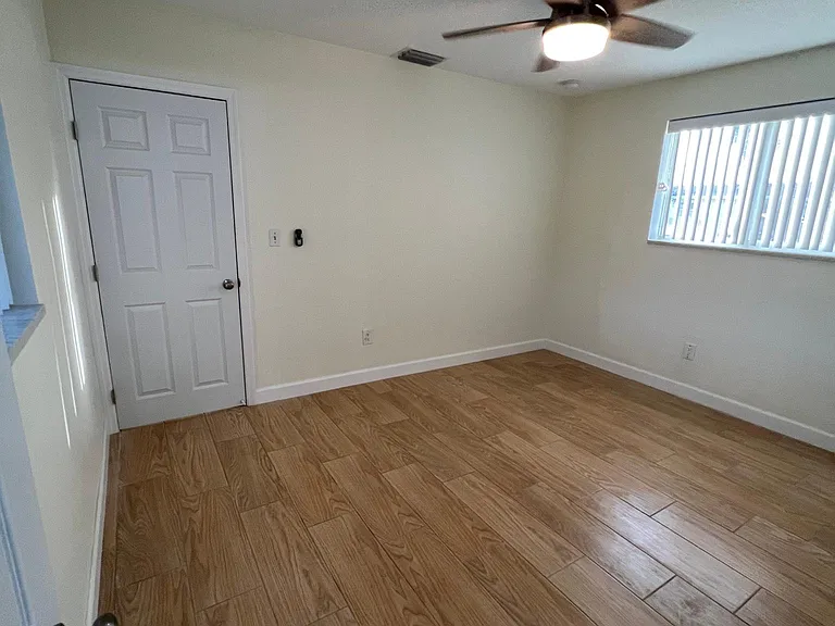 7781 Sheridan St — Photo 33