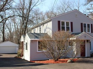 26 Walnut Rd, Glen Ellyn, IL 60137