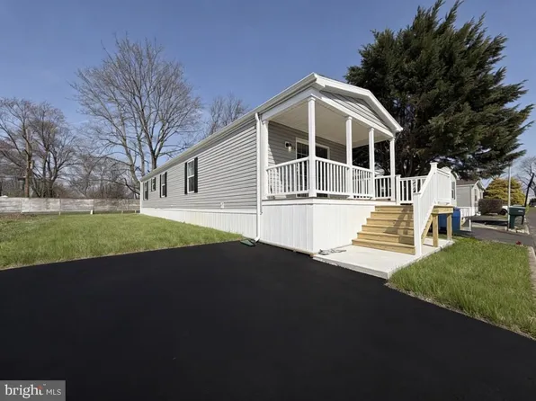 6206 Foster Dr, Morrisville, PA 19067