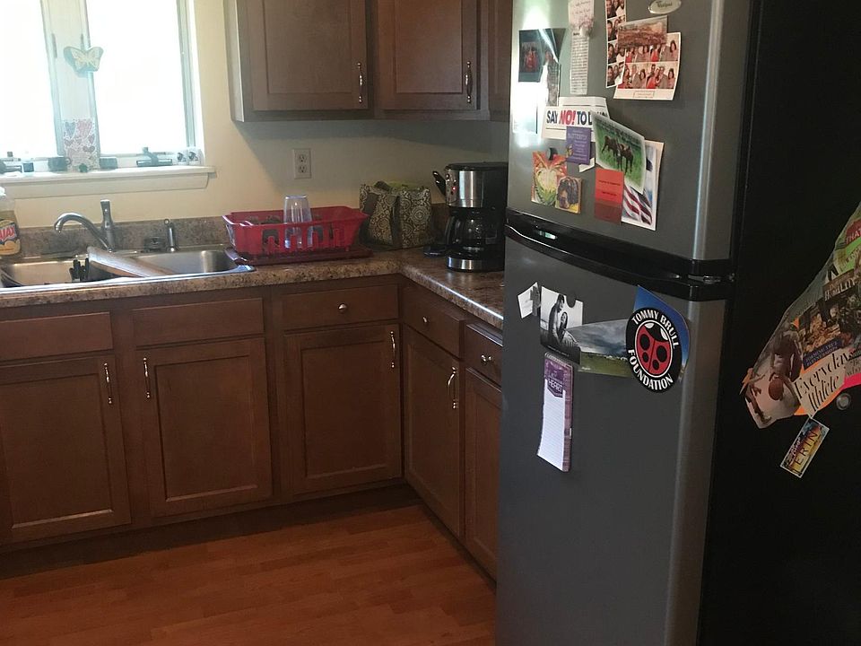 2nd image of 64 Hudson Ave