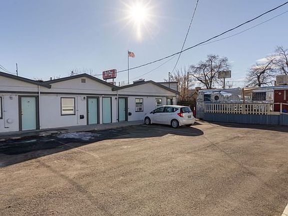 5th image of 2150 Victorian Ave #8