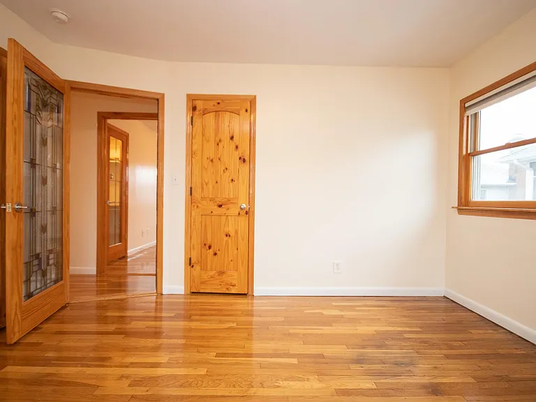48 Rochester Ave #UPSTAIRS — Photo 14