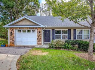 22 Kirby Rd, Asheville, NC 28806