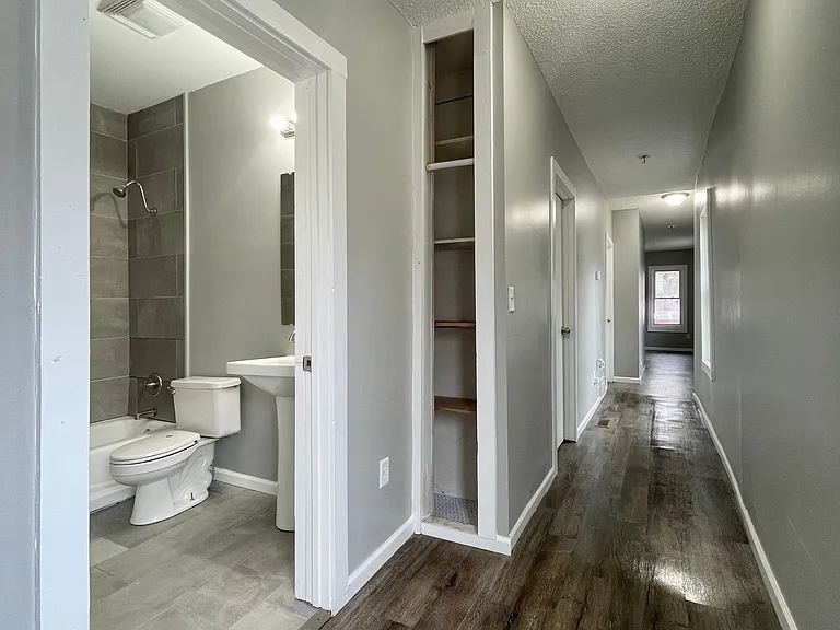 587 Charles Ave — Photo 2