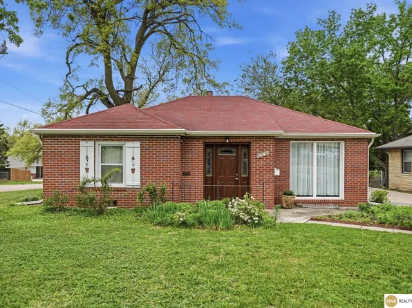 1645 S 48th St, Lincoln, NE 68506