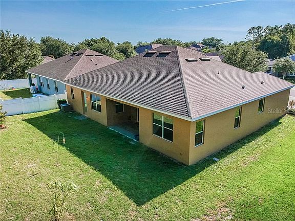 3rd image of 321 Terrace Wood Dr