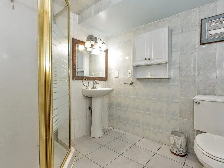 32-12 Raphael St — Photo 10