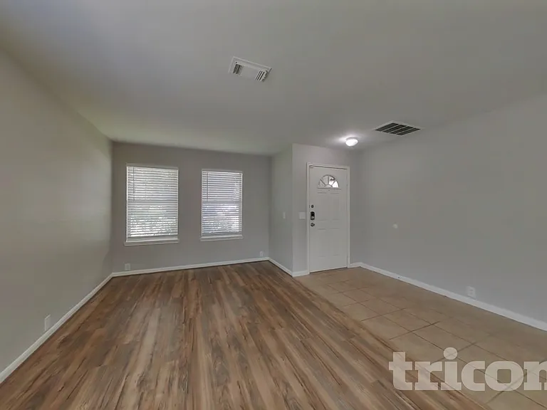2744 Woodspring Forest Dr — Photo 16