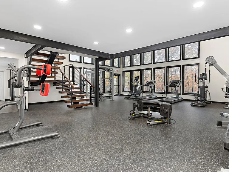 Hillcrest Estates — Photo 13