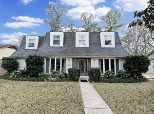 5911 Darkwood Dr, Houston, TX 77088