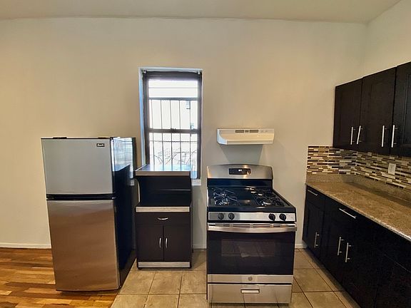 2nd image of 268 Boerum St APT 2L