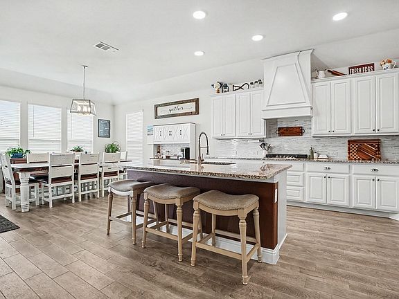 4th image of 4014 Stableglen Dr
