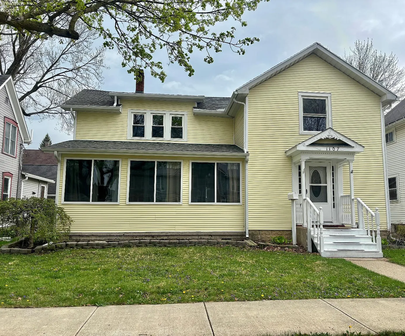 1107 Garrison St photo 1