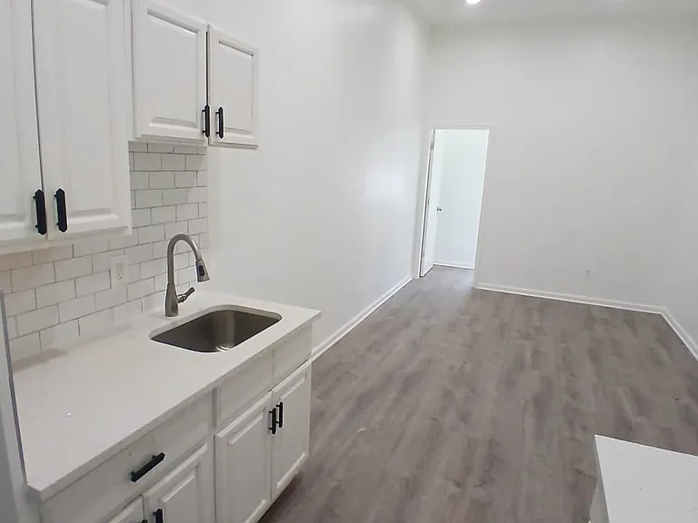 69 E Slocum St — Photo 29