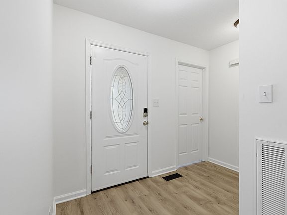 5th image of 873 Linneth Dr