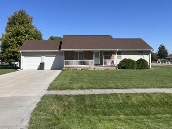 18 Redwood Dr, Kearney, NE 68845