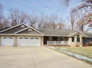700 Timber Oak Rd, Evansdale, IA 50707