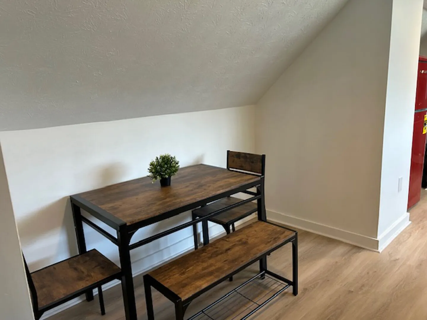 Cozy 2 bedroom loft apartment near medical and raceway! — Photo 2